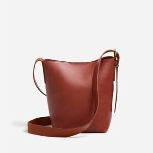 Madewell The Essential Mini Bucket Tote in Leather, Warm Cinnamon NWOT Used
